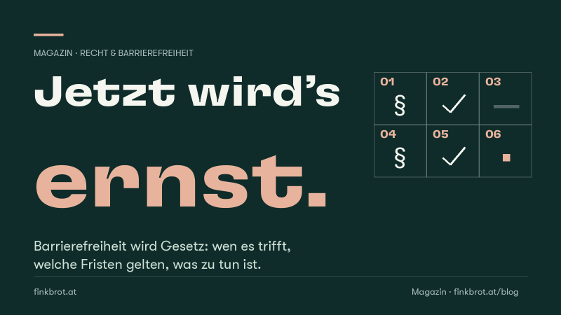 Dunkelgrüne Grafik mit der Aufschrift „Jetzt wird’s ernst" und einem Kachelraster mit Paragrafenzeichen und Häkchen